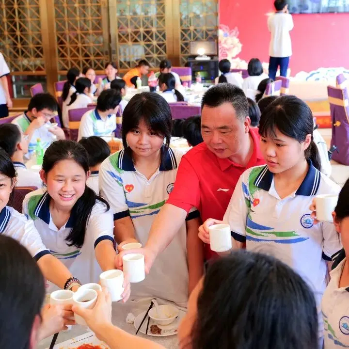 砺心减压强底气,乘风破浪战中考 | 2026年双沙中学初三学子户外减压赋能活动圆满举行-第29张图片-四季读书网 砺心减压强底气,乘风破浪战中考 | 2026年双沙中学初三学子户外减压赋能活动圆满举行-第29张图片-四季读书网