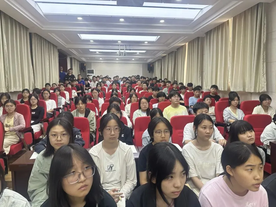 以万全准备,赴中考之约|我校开展中考考前专题讲座,助力龙门学子决胜!-第21张图片-四季读书网 以万全准备,赴中考之约|我校开展中考考前专题讲座,助力龙门学子决胜!-第21张图片-四季读书网