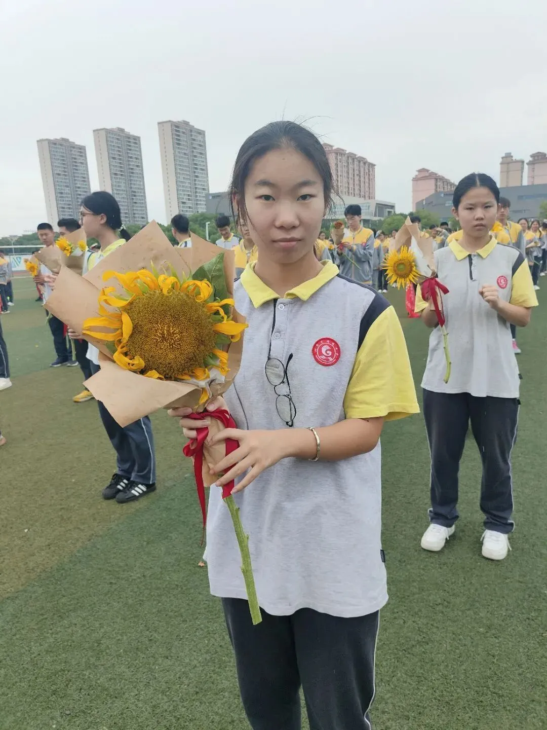 勇跨成功之门,逐梦中考辉煌——利港中学中考励志活动圆满举行-第36张图片-四季读书网 勇跨成功之门,逐梦中考辉煌——利港中学中考励志活动圆满举行-第36张图片-四季读书网