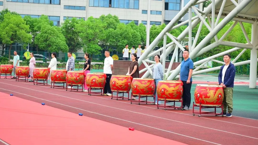 勇跨成功之门,逐梦中考辉煌——利港中学中考励志活动圆满举行-第45张图片-四季读书网 勇跨成功之门,逐梦中考辉煌——利港中学中考励志活动圆满举行-第45张图片-四季读书网