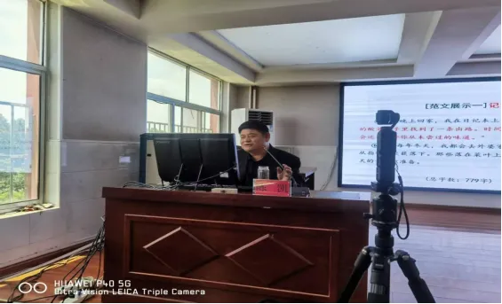 笔耕寻径 决胜中考---沂蒙文学大讲堂走进保太镇初级中学-第2张图片-四季读书网