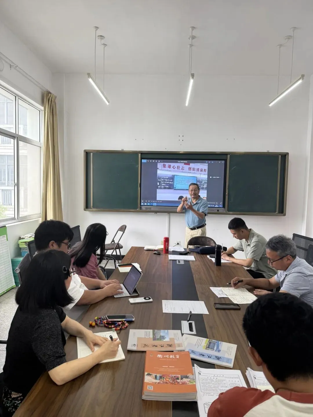 中考冲刺聚合力,名师引路点迷津——记林炳伟特级教师工作站活动开化三中专场-第21张图片-四季读书网 中考冲刺聚合力,名师引路点迷津——记林炳伟特级教师工作站活动开化三中专场-第21张图片-四季读书网