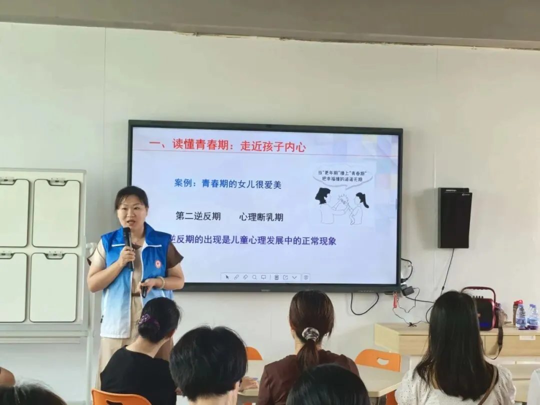 “策马迎中考 慧育伴成长”——卢颖赴广昌旴源开展“四个100”文化导师下乡活动-第6张图片-四季读书网 “策马迎中考 慧育伴成长”——卢颖赴广昌旴源开展“四个100”文化导师下乡活动-第6张图片-四季读书网