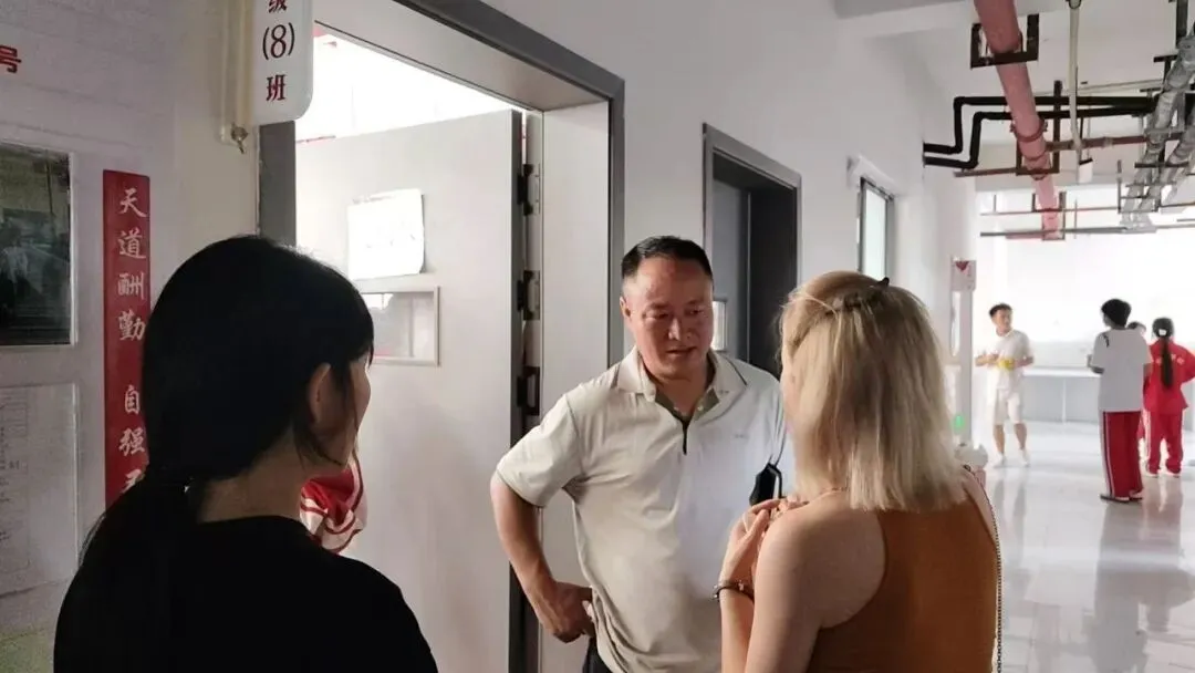 家校同心聚力,护航中考冲刺|众泰学校九年级期末家长会圆满落幕-第17张图片-四季读书网 家校同心聚力,护航中考冲刺|众泰学校九年级期末家长会圆满落幕-第17张图片-四季读书网