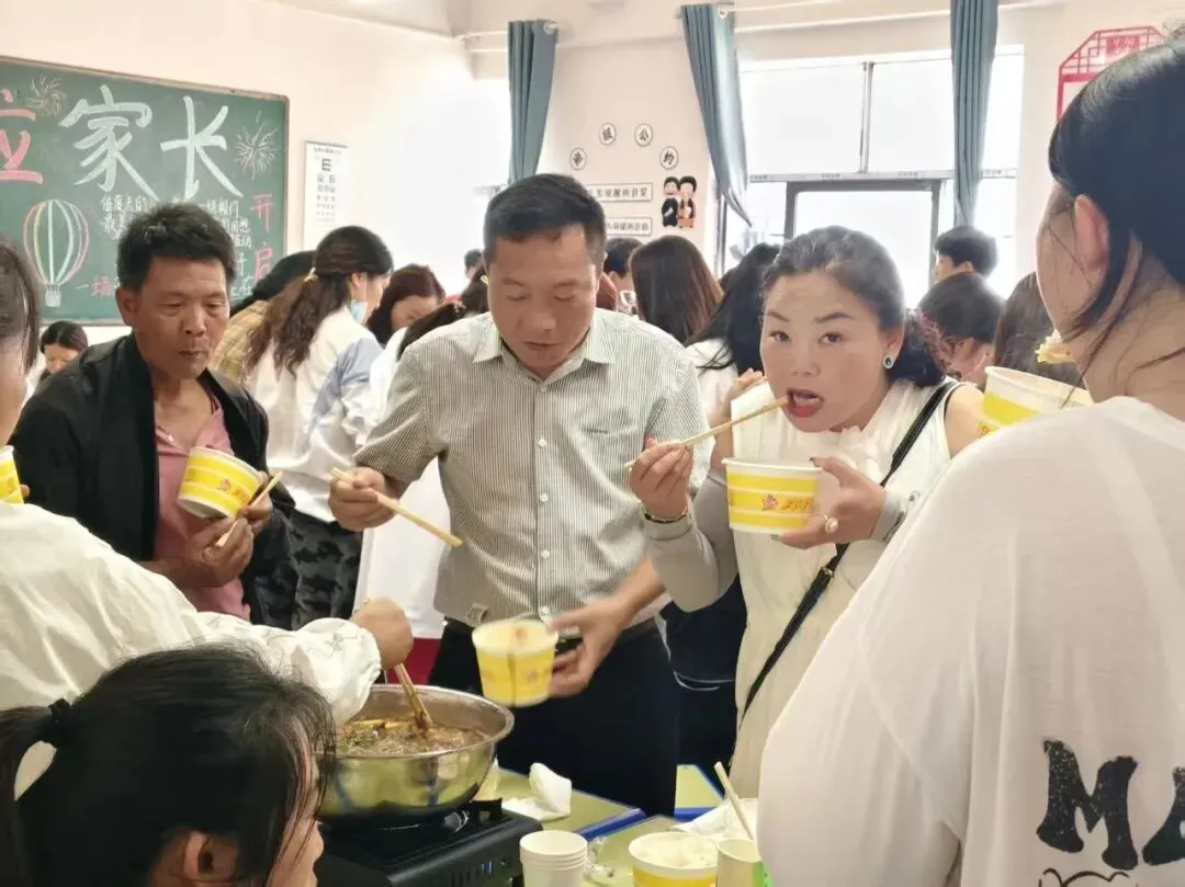 家校同心聚力,护航中考冲刺|众泰学校九年级期末家长会圆满落幕-第25张图片-四季读书网 家校同心聚力,护航中考冲刺|众泰学校九年级期末家长会圆满落幕-第25张图片-四季读书网