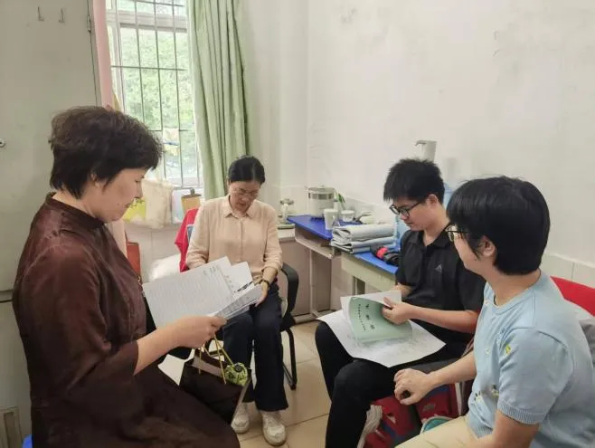 交流中考备考经验,共话高质量发展之策——广东省许昌良名校长工作室研修活动-第8张图片-四季读书网 交流中考备考经验,共话高质量发展之策——广东省许昌良名校长工作室研修活动-第8张图片-四季读书网