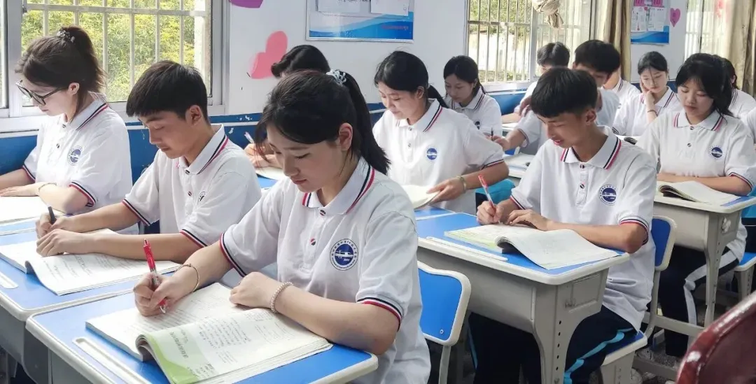 【综合高中班】中考新出路!“综合高中班”全解读:普高学籍+双保险升学-第18张图片-四季读书网