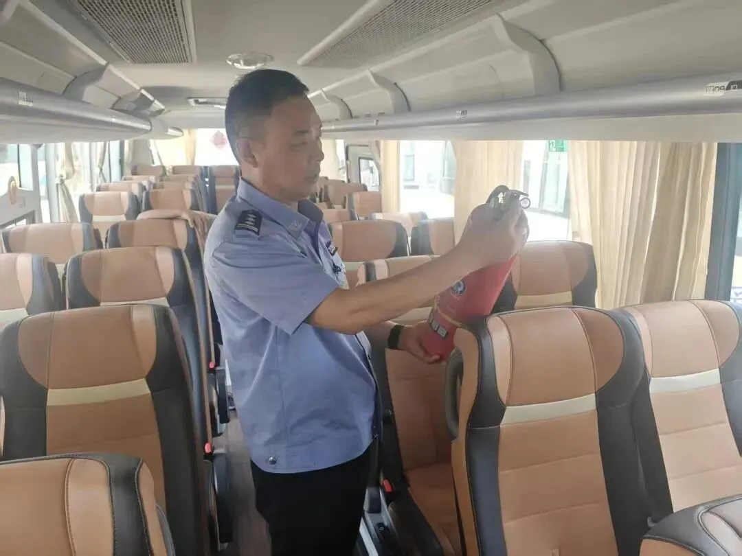 睢宁公安高考护航真题曝光!-第36张图片-四季读书网 睢宁公安高考护航真题曝光!-第36张图片-四季读书网
