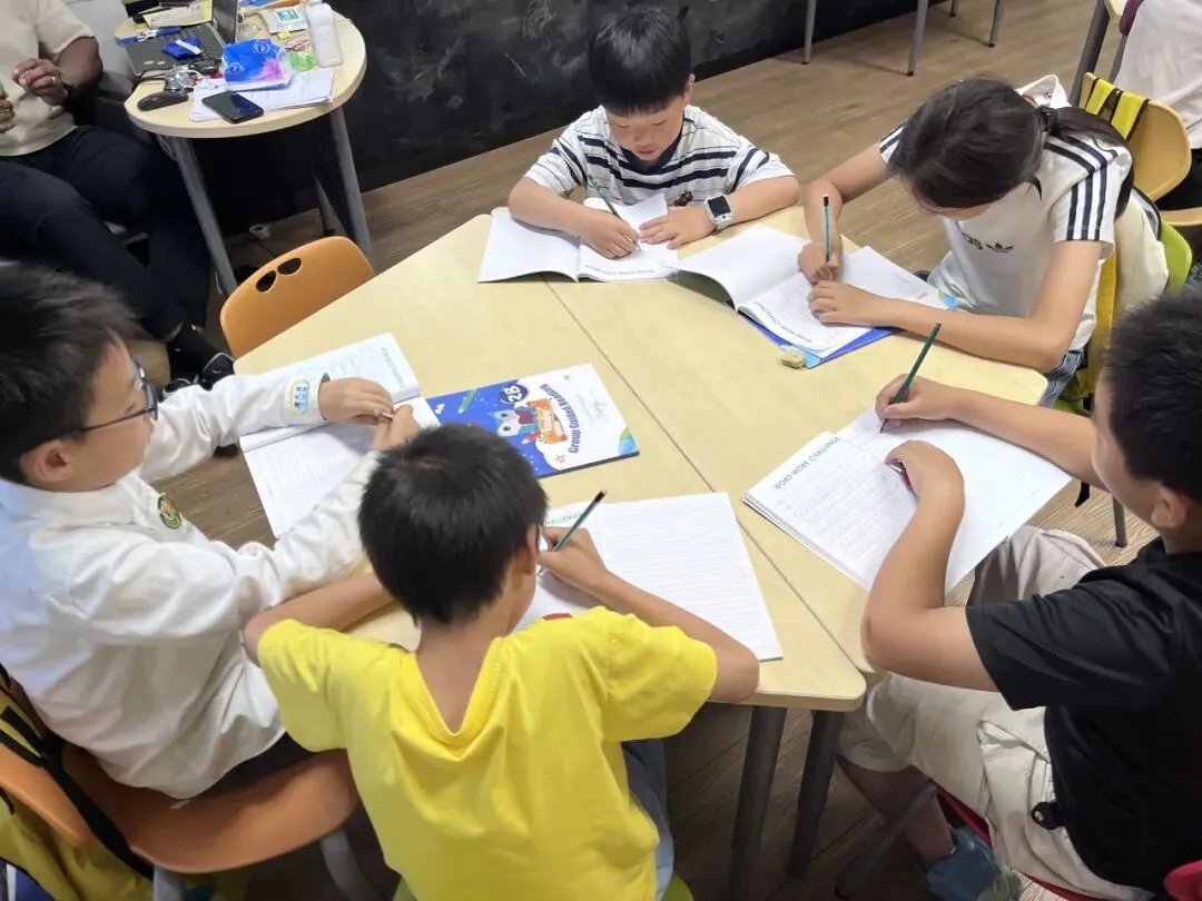 2026高考英语落幕,藏在真题里的3个“阅读信号”,你读懂了吗?-第24张图片-四季读书网 2026高考英语落幕,藏在真题里的3个“阅读信号”,你读懂了吗?-第24张图片-四季读书网