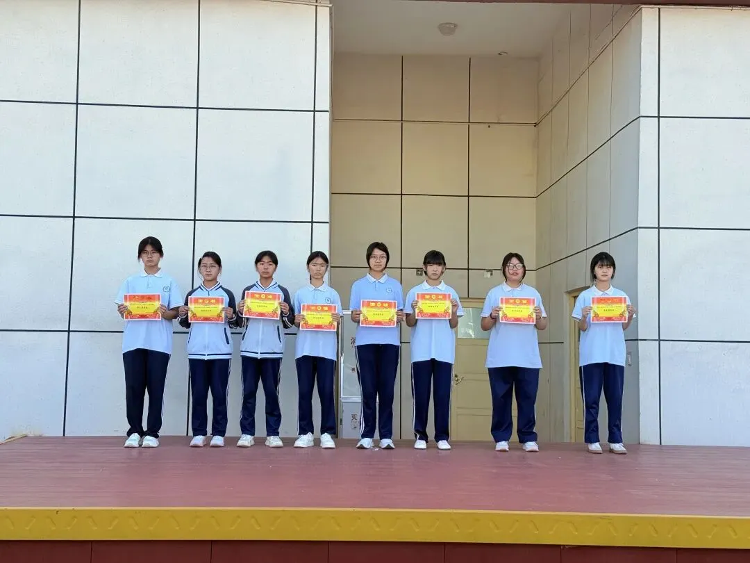 砺行当下逐期末 壮志凌云战中考|临清市永青实验学校举行主题升旗仪式-第4张图片-四季读书网 砺行当下逐期末 壮志凌云战中考|临清市永青实验学校举行主题升旗仪式-第4张图片-四季读书网