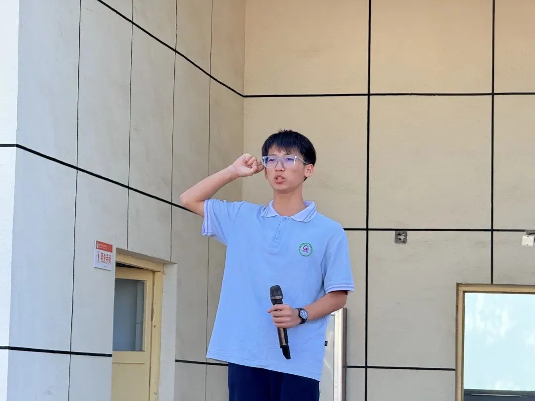 砺行当下逐期末 壮志凌云战中考|临清市永青实验学校举行主题升旗仪式-第8张图片-四季读书网 砺行当下逐期末 壮志凌云战中考|临清市永青实验学校举行主题升旗仪式-第8张图片-四季读书网