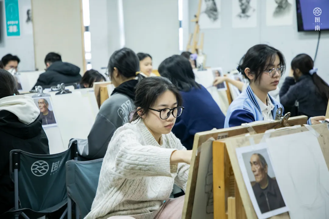 图南画室暑假中考集训班|针对性训练,初升高备考无忧-第18张图片-四季读书网 图南画室暑假中考集训班|针对性训练,初升高备考无忧-第18张图片-四季读书网