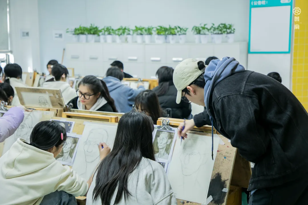 图南画室暑假中考集训班|针对性训练,初升高备考无忧-第19张图片-四季读书网 图南画室暑假中考集训班|针对性训练,初升高备考无忧-第19张图片-四季读书网