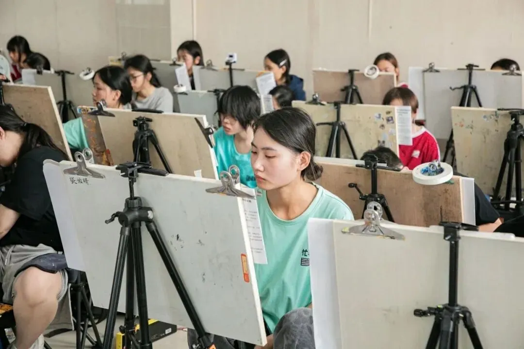 图南画室暑假中考集训班|针对性训练,初升高备考无忧-第29张图片-四季读书网 图南画室暑假中考集训班|针对性训练,初升高备考无忧-第29张图片-四季读书网