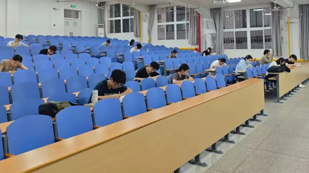 医路相伴,“英”你精彩|六级模考圆满收官,愿你胸有成竹赴考场!-第5张图片-四季读书网