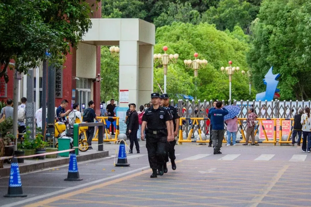 2026年高考安保试卷,我们这样作答-第6张图片-四季读书网