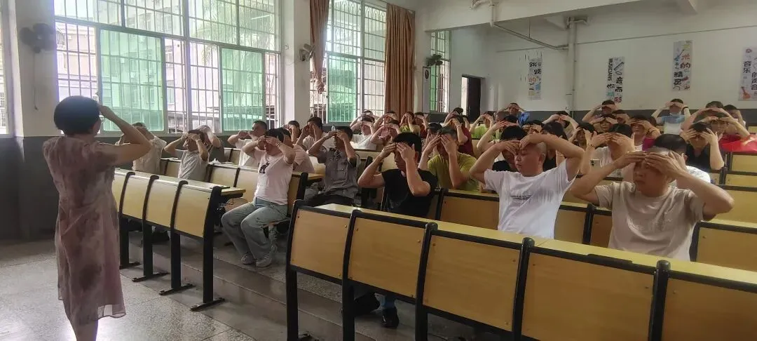 徒步共建笑迎中考,家校同心共话成长——龙潭中学八年级开展“共建赋能·自信迎考”远足暨家长会活动-第20张图片-四季读书网 徒步共建笑迎中考,家校同心共话成长——龙潭中学八年级开展“共建赋能·自信迎考”远足暨家长会活动-第20张图片-四季读书网
