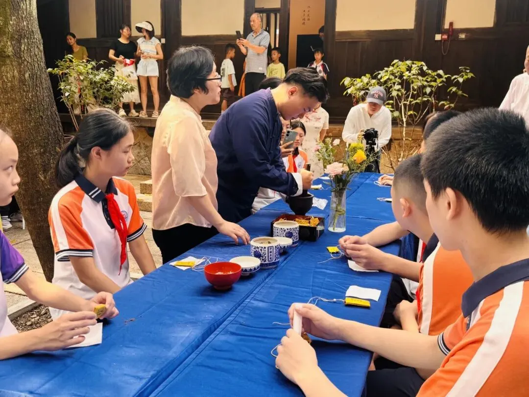 中考在即|不刷题不内卷,一群中学生去学霸故里“加满油”-第27张图片-四季读书网