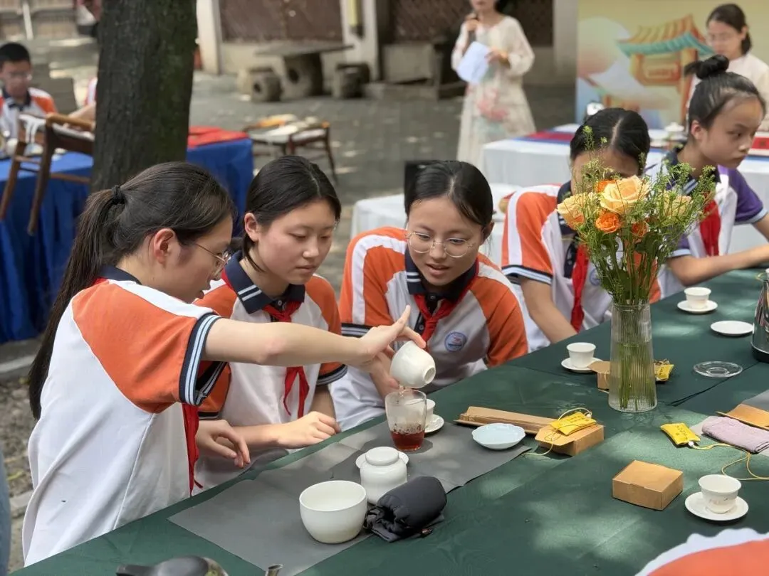 中考在即|不刷题不内卷,一群中学生去学霸故里“加满油”-第40张图片-四季读书网