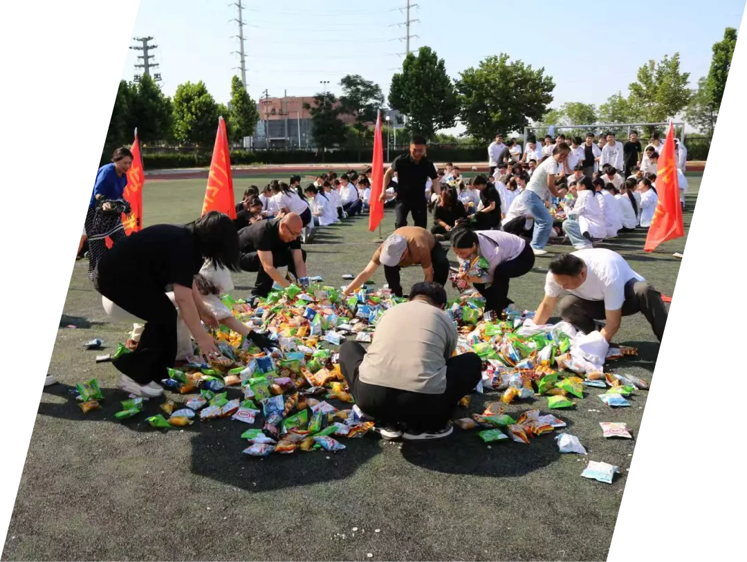 抢走备考压力 “食”力迎战中考——商丘八中九年级趣味减压活动温情启幕-第12张图片-四季读书网 抢走备考压力 “食”力迎战中考——商丘八中九年级趣味减压活动温情启幕-第12张图片-四季读书网