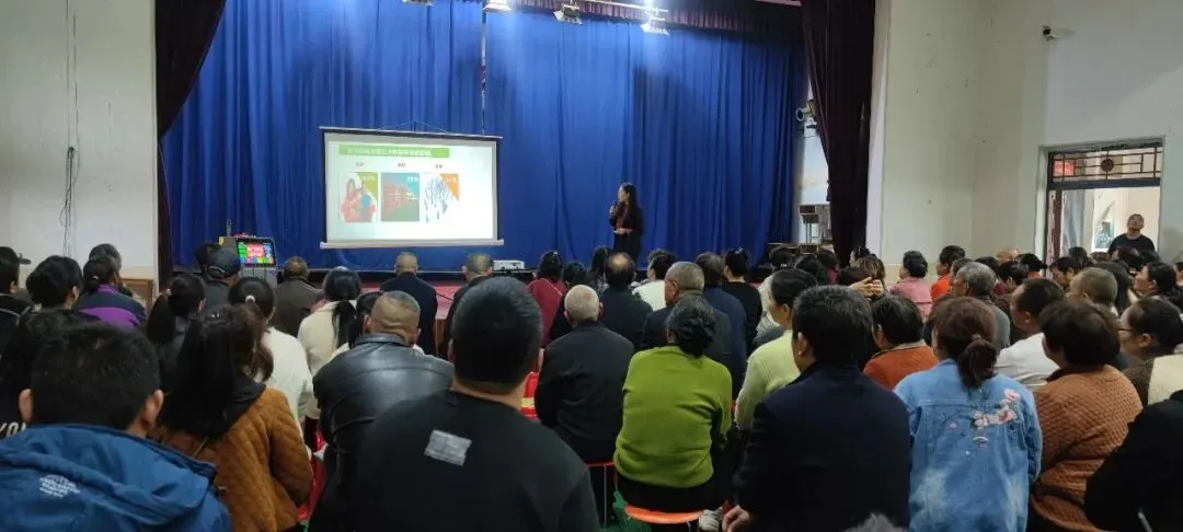 暖心护航中考 心理助力前行 荆州心理健康“三服务”公益行助力学子从容应考-第3张图片-四季读书网