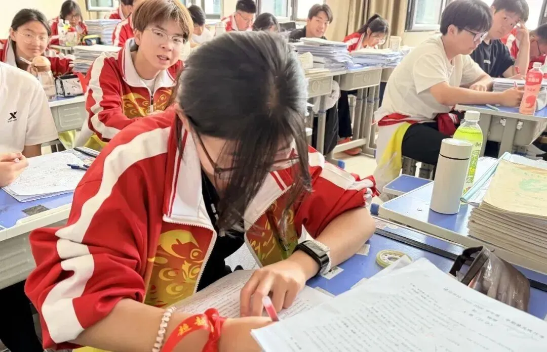 中考倒计时6天!成功中考师生携手战中考-第14张图片-四季读书网