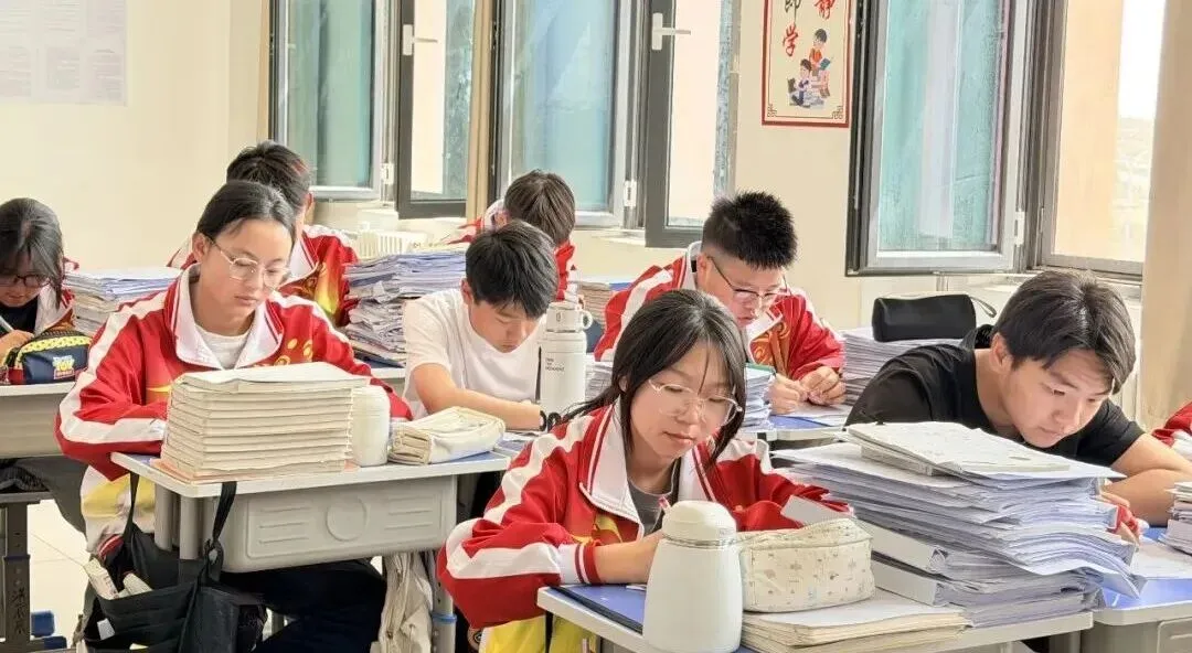 中考倒计时6天!成功中考师生携手战中考-第16张图片-四季读书网