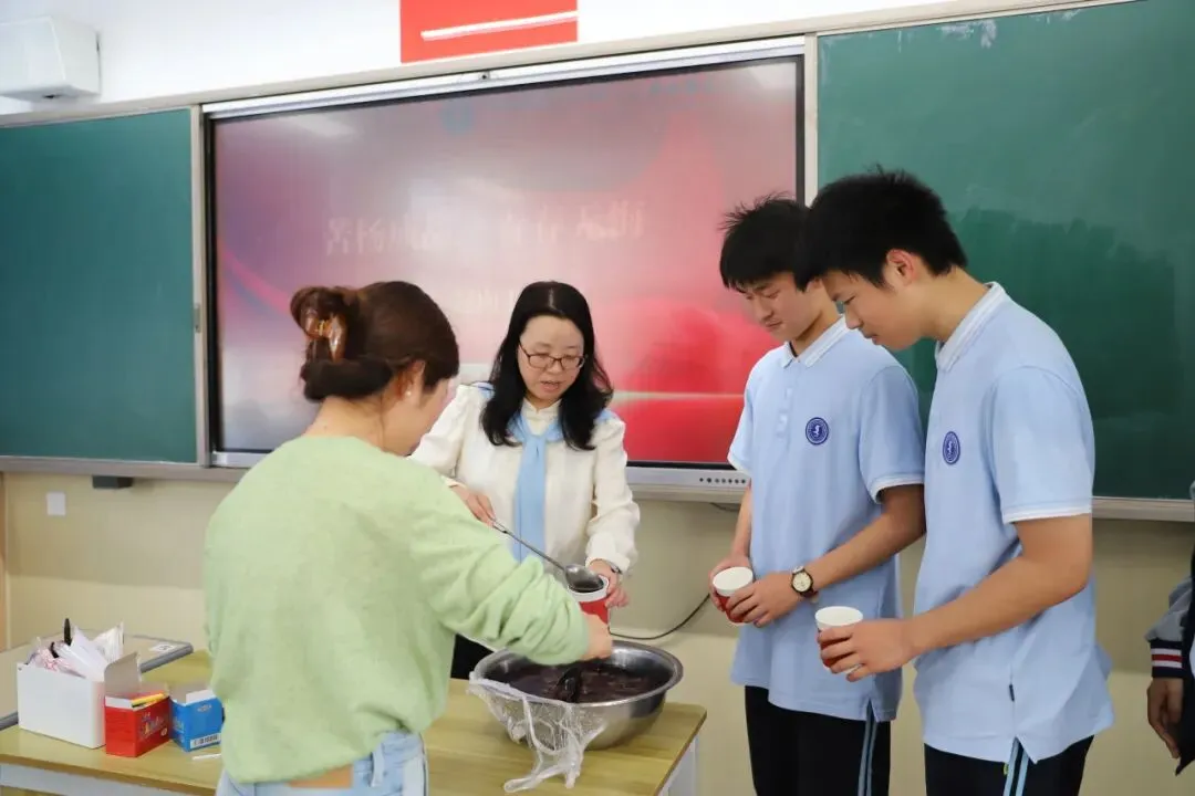 【助力中考】苦杨成甜,青春无悔——“扬眉吐气·采杨梅”主题教育活动-第17张图片-四季读书网 【助力中考】苦杨成甜,青春无悔——“扬眉吐气·采杨梅”主题教育活动-第17张图片-四季读书网