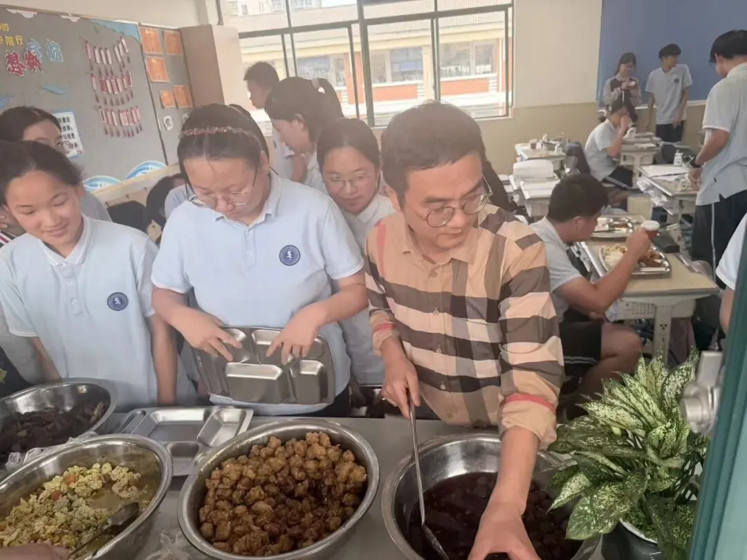 【助力中考】苦杨成甜,青春无悔——“扬眉吐气·采杨梅”主题教育活动-第20张图片-四季读书网 【助力中考】苦杨成甜,青春无悔——“扬眉吐气·采杨梅”主题教育活动-第20张图片-四季读书网