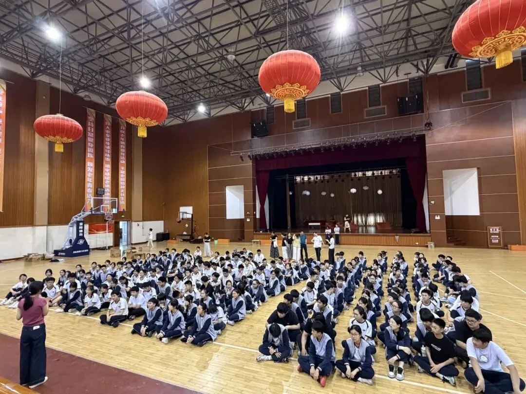减压暖心,轻迎中考——慈溪市保德实验学校九年级学生开展中考减压主题活动-第4张图片-四季读书网 减压暖心,轻迎中考——慈溪市保德实验学校九年级学生开展中考减压主题活动-第4张图片-四季读书网