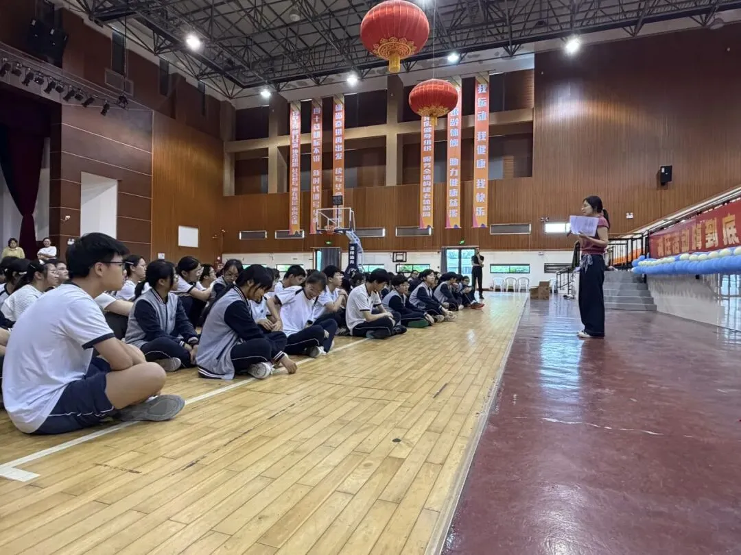 减压暖心,轻迎中考——慈溪市保德实验学校九年级学生开展中考减压主题活动-第5张图片-四季读书网 减压暖心,轻迎中考——慈溪市保德实验学校九年级学生开展中考减压主题活动-第5张图片-四季读书网
