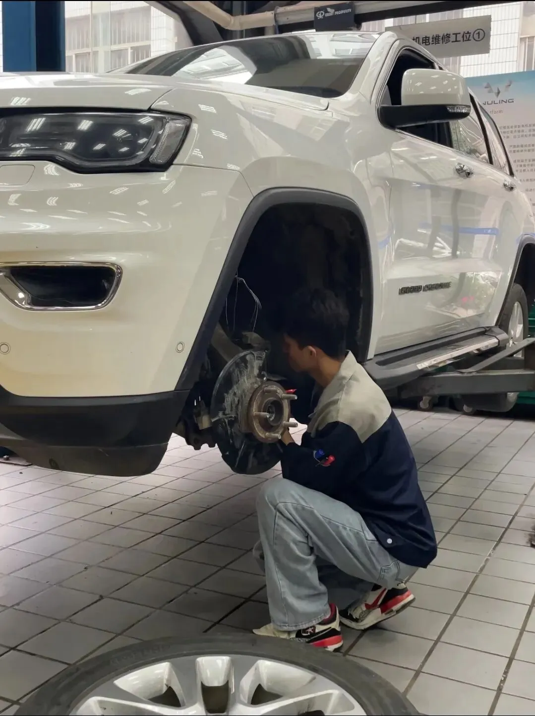 中考失利不迷茫,广西交通技师学院新能源汽修点亮我的人生-第3张图片-四季读书网 中考失利不迷茫,广西交通技师学院新能源汽修点亮我的人生-第3张图片-四季读书网