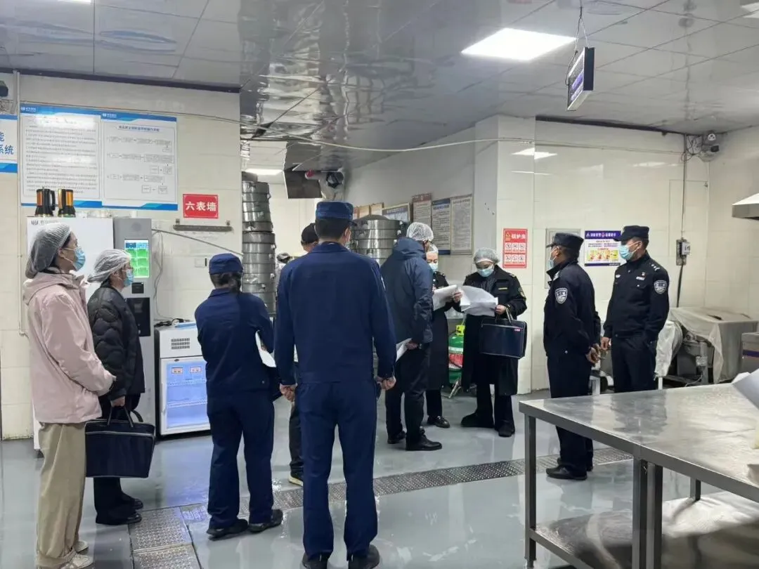 筑牢校园安全防线 全力护航平安中考-第3张图片-四季读书网
