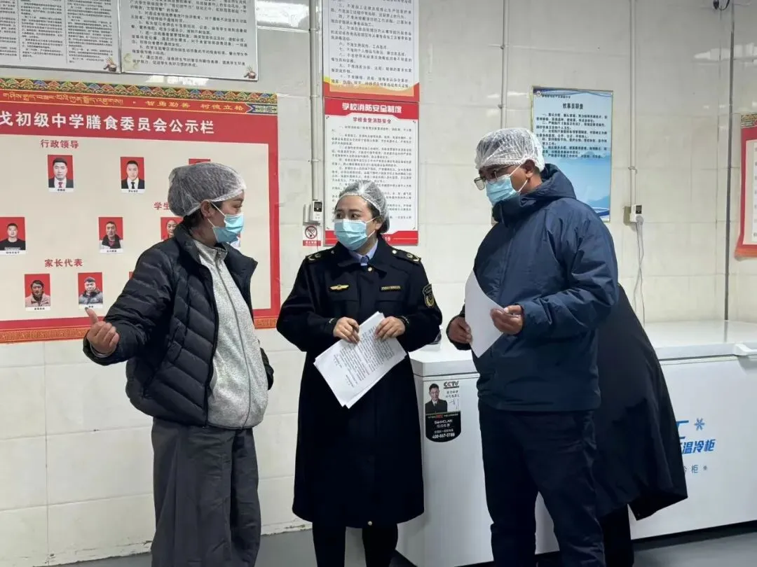 筑牢校园安全防线 全力护航平安中考-第6张图片-四季读书网