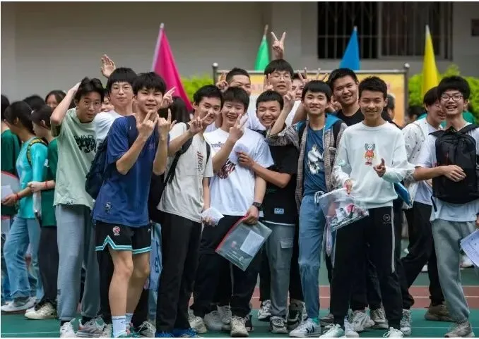 万州15814人参加中考!考场共21个→-第9张图片-四季读书网 万州15814人参加中考!考场共21个→-第9张图片-四季读书网