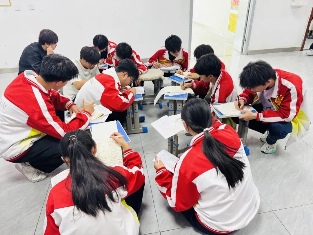 中考倒计时5天,师生同心奋战迎中考-第13张图片-四季读书网 中考倒计时5天,师生同心奋战迎中考-第13张图片-四季读书网