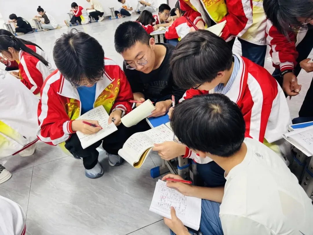 中考倒计时5天,师生同心奋战迎中考-第17张图片-四季读书网 中考倒计时5天,师生同心奋战迎中考-第17张图片-四季读书网