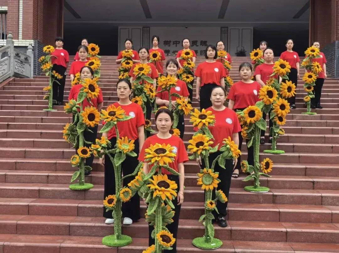 今天,大家都在为中考加油-第36张图片-四季读书网