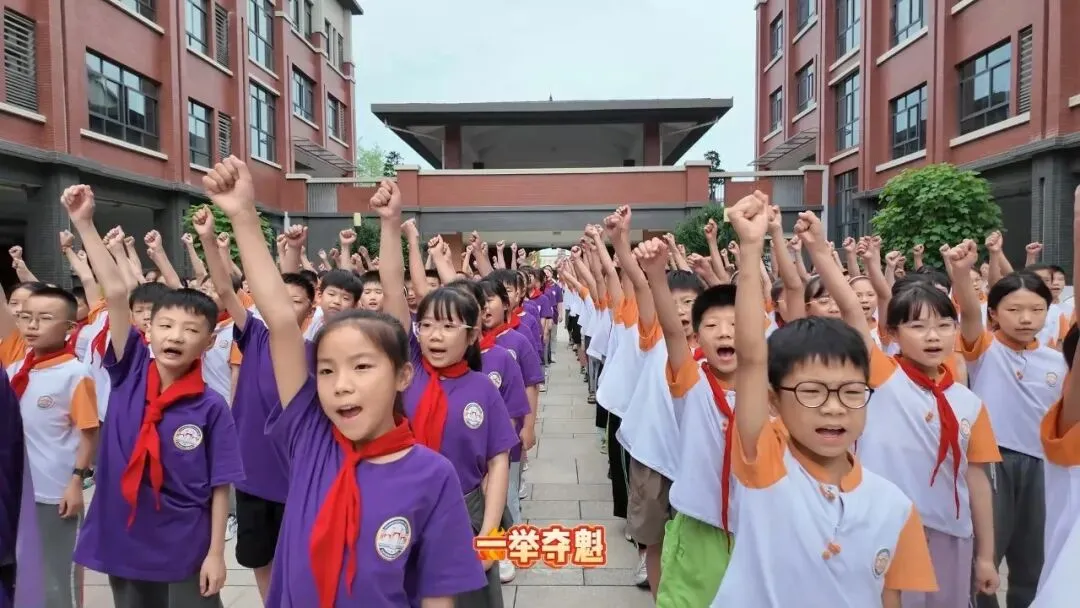 今天,大家都在为中考加油-第49张图片-四季读书网