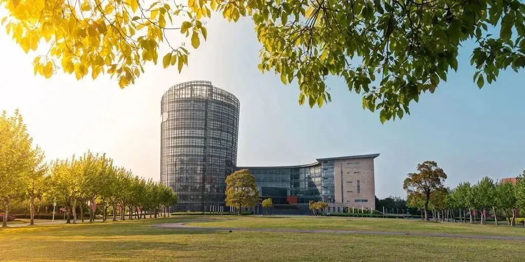 27历史学考研院校考情丨华东师范大学招生人数丨分数线丨历年丨参考书目-第5张图片-四季读书网
