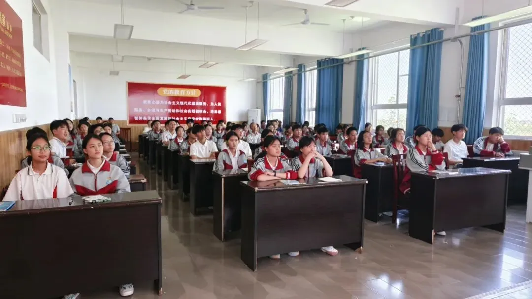 心灵赋能迎中考 凝心聚力赴前程|12355青少年服务站走进阎良区关山初级中学-第3张图片-四季读书网 心灵赋能迎中考 凝心聚力赴前程|12355青少年服务站走进阎良区关山初级中学-第3张图片-四季读书网