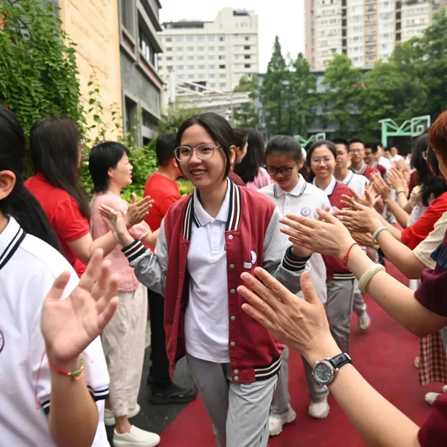 少年可盼,志在凌云|温州二中中考励志主题活动温情启幕,全员聚力为梦想护航-第42张图片-四季读书网