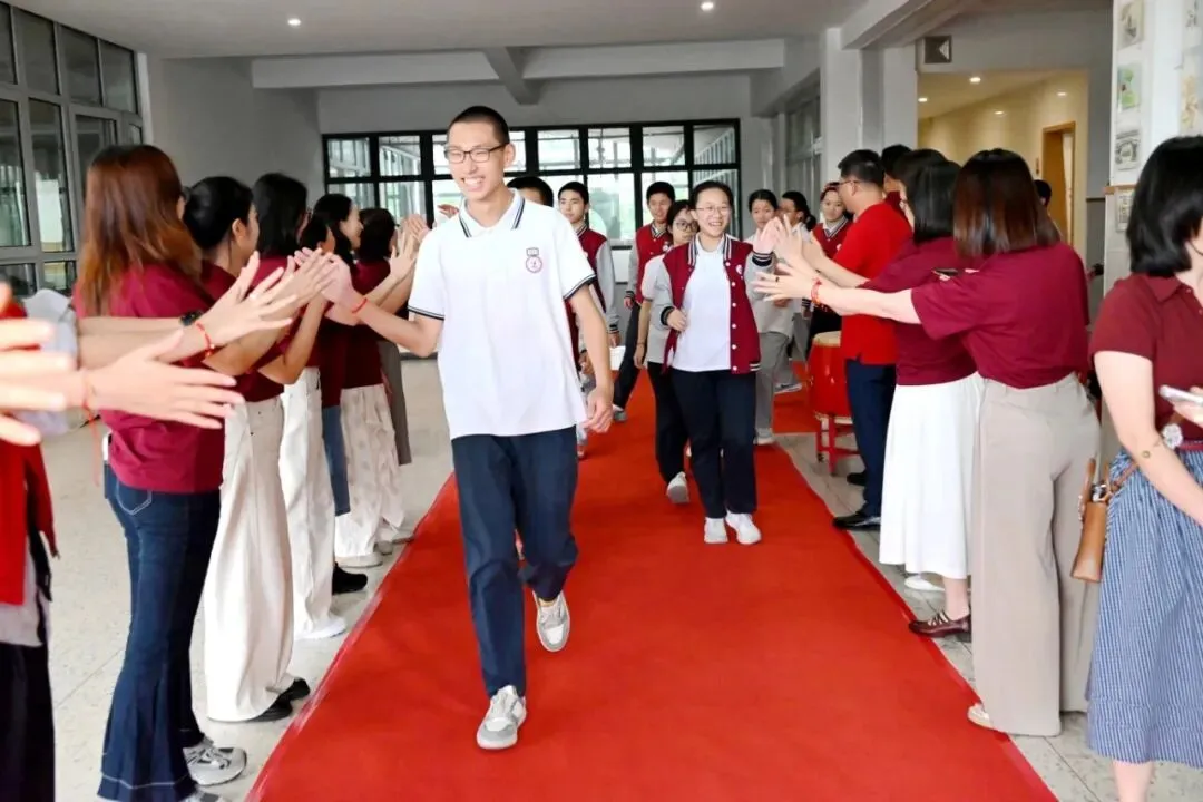 少年可盼,志在凌云|温州二中中考励志主题活动温情启幕,全员聚力为梦想护航-第46张图片-四季读书网