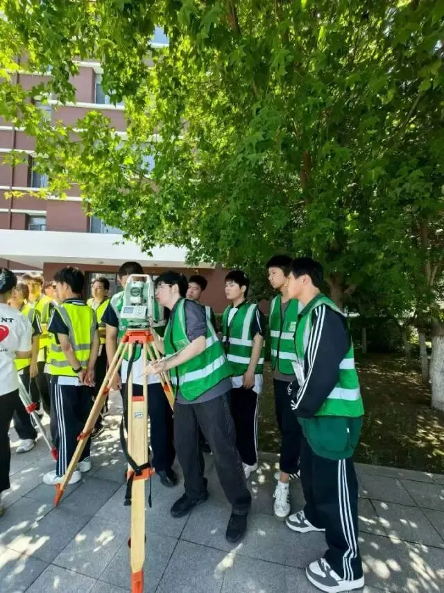中考后的幸福校园生活-第7张图片-四季读书网