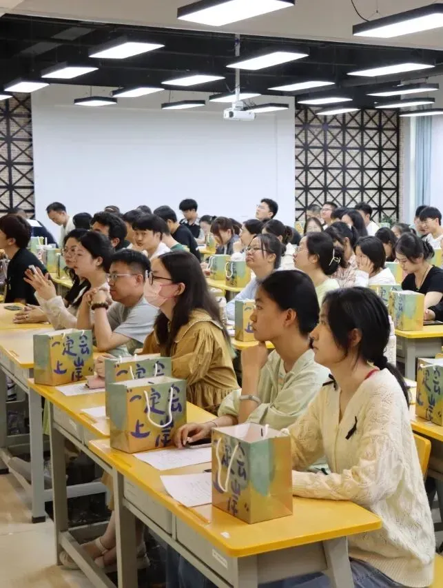 来云南文都考研上课后,第一次模考进步了40分!-第22张图片-四季读书网