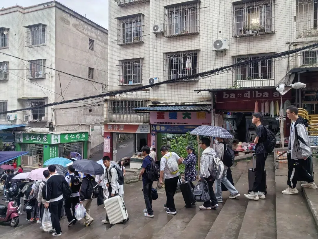 又是一年中考季,潮河镇学校全体中考学子今日出发-第3张图片-四季读书网