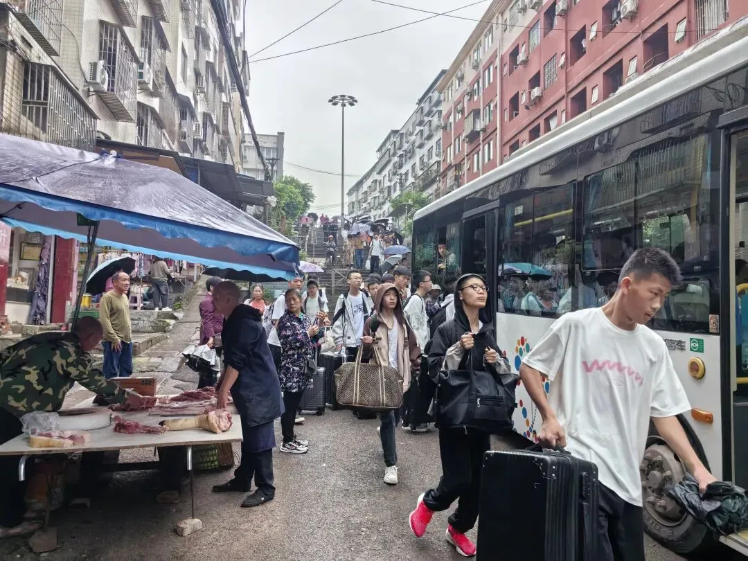 又是一年中考季,潮河镇学校全体中考学子今日出发-第6张图片-四季读书网