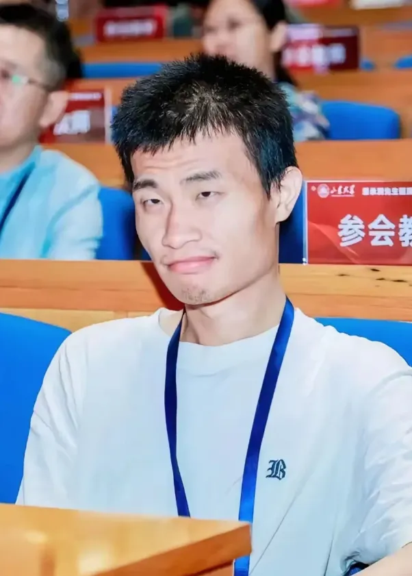韦东奕,您认为今年高考数学试卷难吗? 昨天下午数学考完,多数考生焉了,脸上露出苦色,说1卷太难了.....-第1张图片-四季读书网 韦东奕,您认为今年高考数学试卷难吗? 昨天下午数学考完,多数考生焉了,脸上露出苦色,说1卷太难了.....-第1张图片-四季读书网