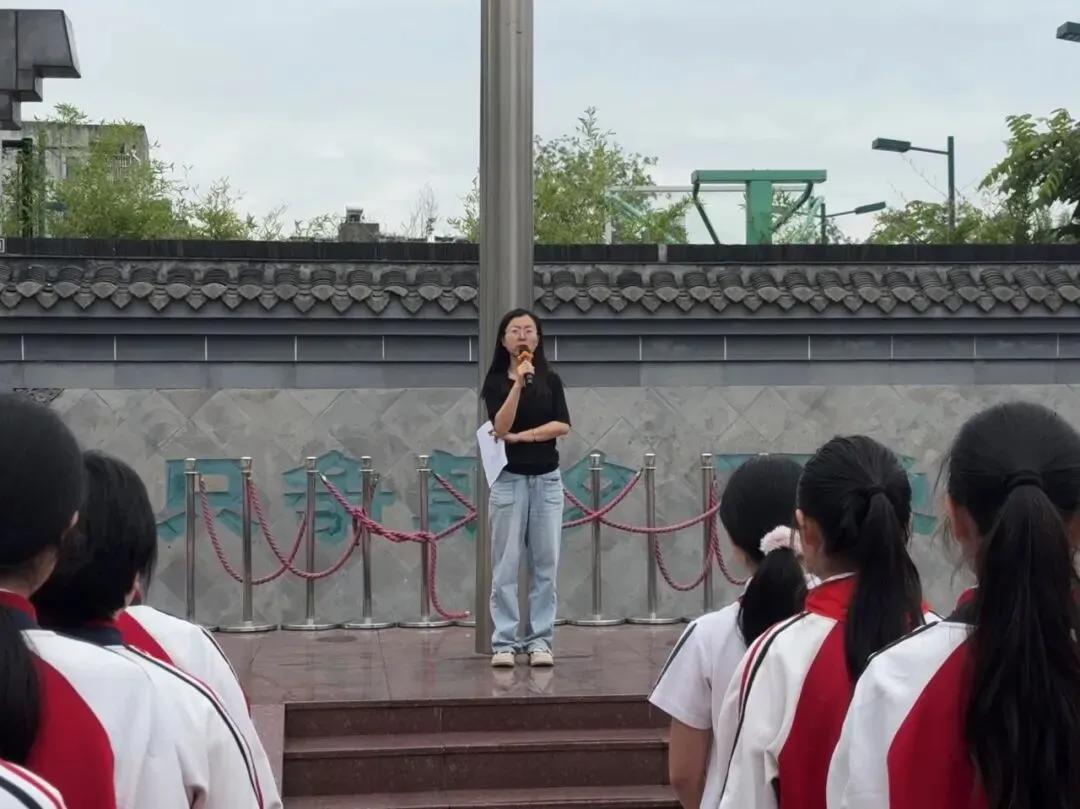 红色校园 | 感恩母校铭记师恩 逐梦中考不负韶华 —— 文津中学举行初三学子最后一次升旗仪式-第6张图片-四季读书网 红色校园 | 感恩母校铭记师恩 逐梦中考不负韶华 —— 文津中学举行初三学子最后一次升旗仪式-第6张图片-四季读书网