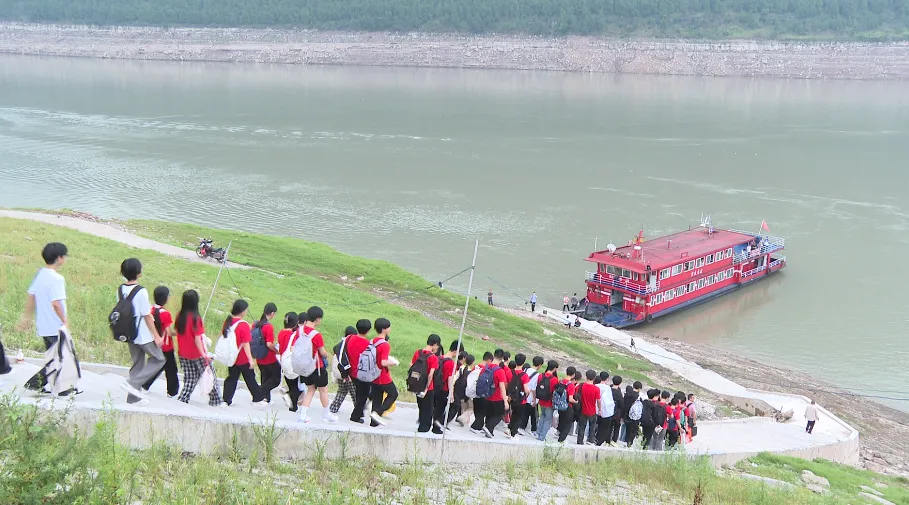 连续22年,他们又为中考学子“水上赶考路”护航-第2张图片-四季读书网 连续22年,他们又为中考学子“水上赶考路”护航-第2张图片-四季读书网